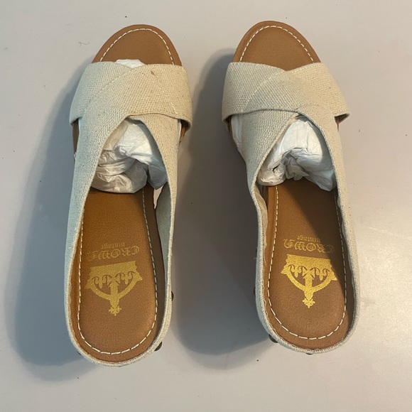 Never worn Crown Vintage wedges. No box. Brand new. Tan. Neutral. 9 1/2 - Picture 2 of 6